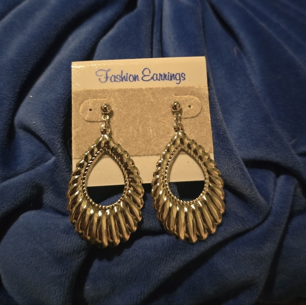 Vintage Puffy Silver Dangle Earrings